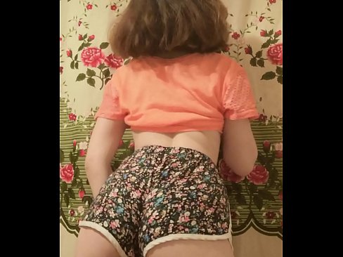 ❤️ Mozo sexy quitándose os calzóns ante a cámara ️❌ Porno de calidade en nós