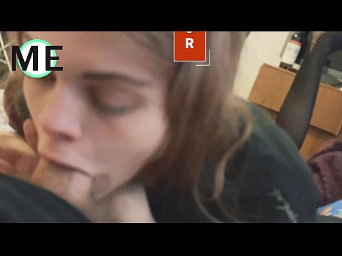 ❤️ Palo de garganta, pantalóns rasgados e tacóns rasgados agradable de coñecer ️❌ Porno de calidade en nós
